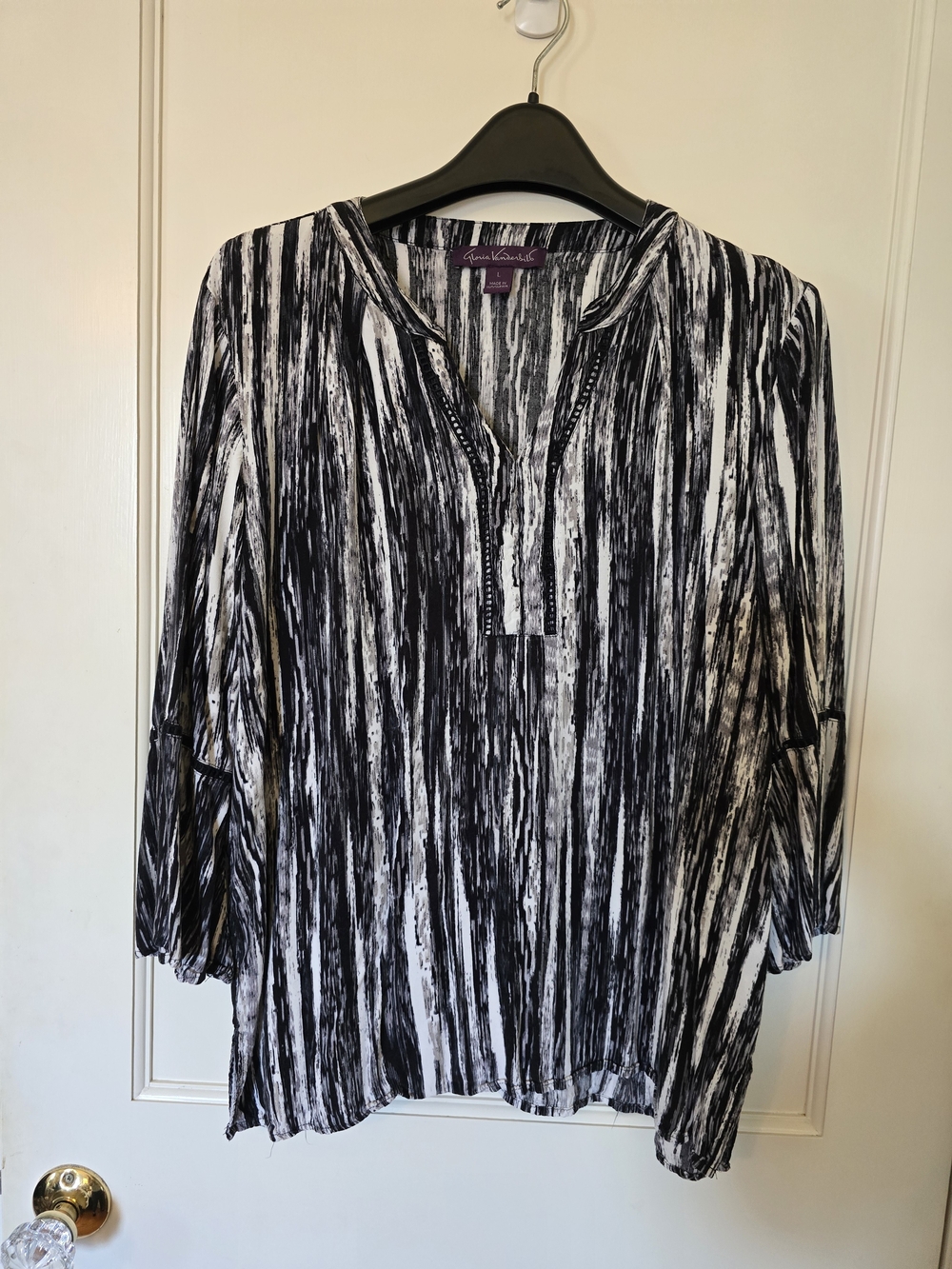 Gloria Vanderbilt Black & White Brushstroke Split-Neck Tunic LARGE
